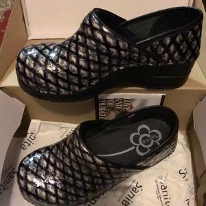 Sanita clogs